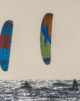 Kitesurfing