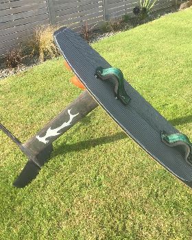 Kitesurfing