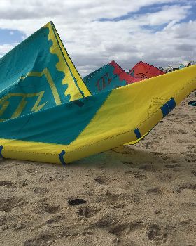 Kitesurfing