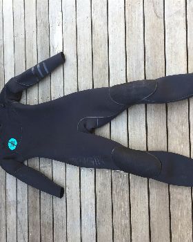 wetsuit
