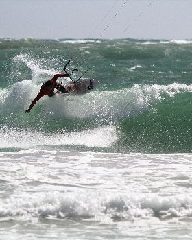 Kitesurfing
