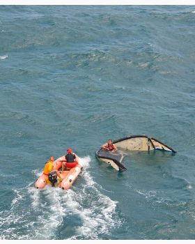 Kitesurfing