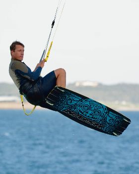 Kitesurfing