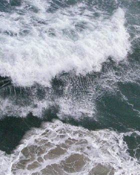 Kitesurfing