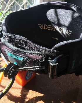 Kitesurfing