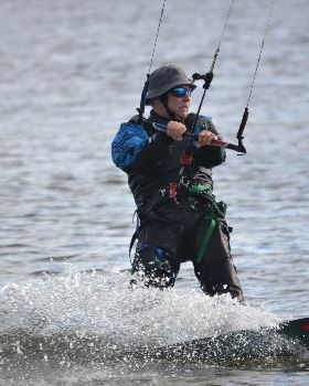 Kitesurfing