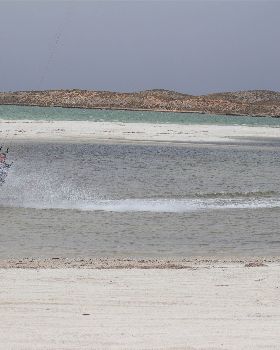 Kitesurfing