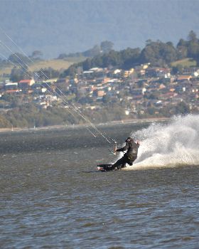 Kitesurfing