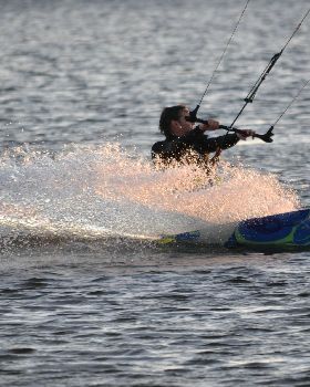 Kitesurfing