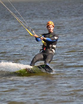 Kitesurfing