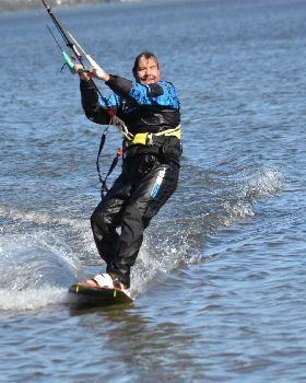 Kitesurfing