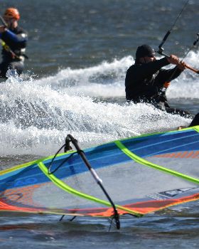Kitesurfing