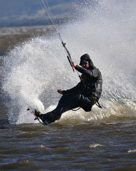 Kitesurfing