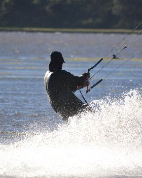 Kitesurfing