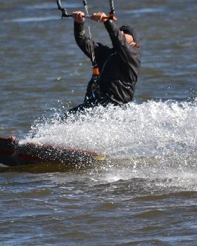 Kitesurfing