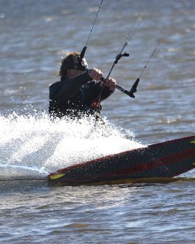 Kitesurfing