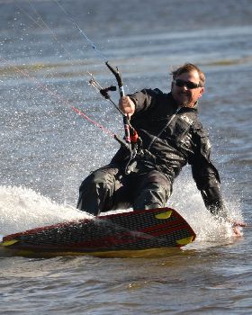 Kitesurfing