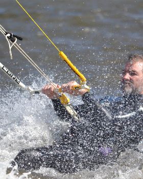 Kitesurfing