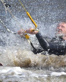 Kitesurfing