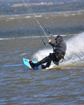 Kitesurfing
