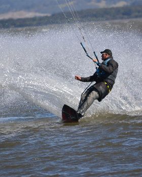 Kitesurfing
