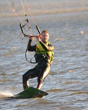 Kitesurfing