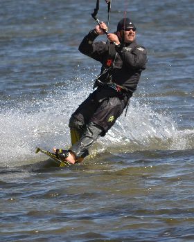 Kitesurfing