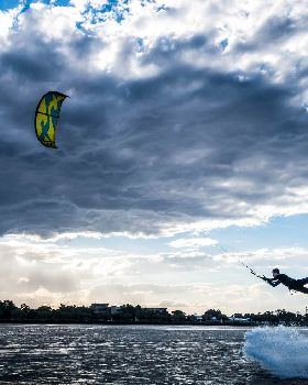 When Joris Miedema from Netherland comes the other side of the world for a kite session in Brisbane.