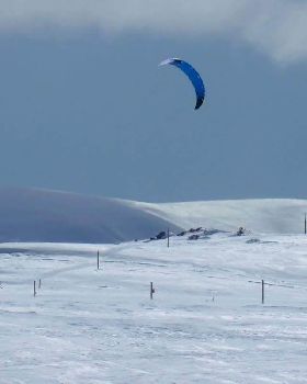 Falls snowkiting