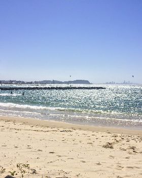 Today in Currumbin QLD was such a great day! Wind was solid :) OMG we love kiteboarding so much!