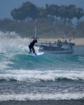 Kitesurfing