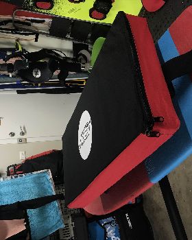 Kitesurfing