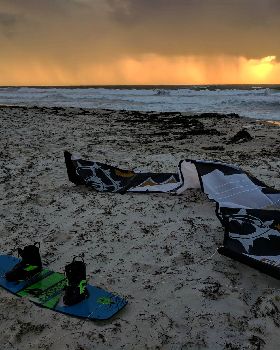 Kitesurfing