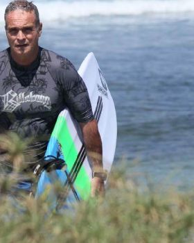Kitesurfing