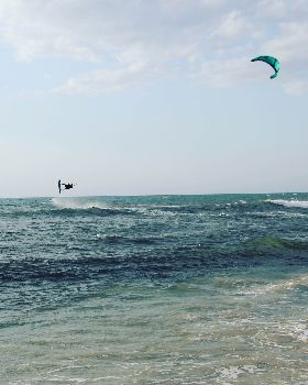 Kitesurfing