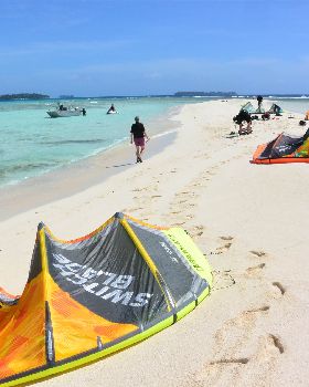 Moon Tours - PNG KITE TRIP
