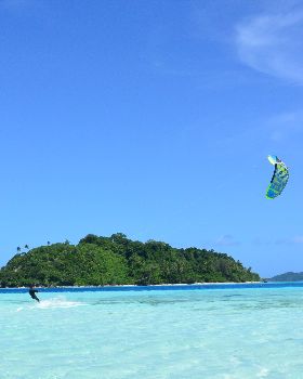 Moon Tours - PNG KITE TRIP