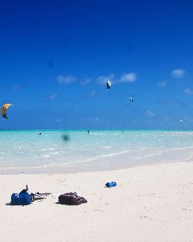 Moon Tours - PNG KITE TRIP