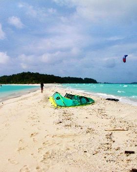 Moon Tours - PNG KITE TRIP