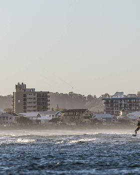 Here is a good Kite Foil lesson From Thierry in 13kts with an F-ONE Bandit 2018 6m at Currumbin QLD