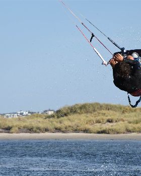 Kitesurfing