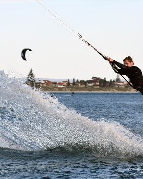 Kitesurfing