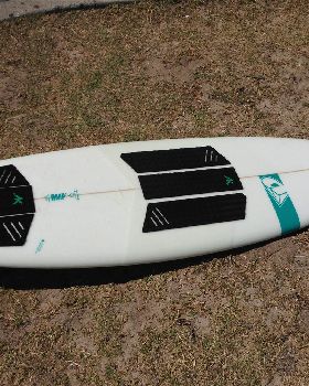 Kitesurfing