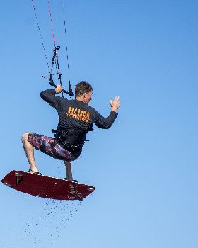 Kitesurfing