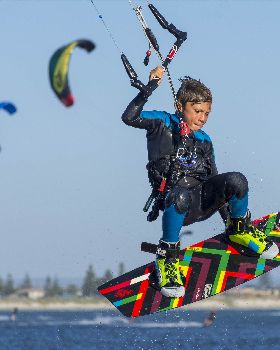 Kitesurfing