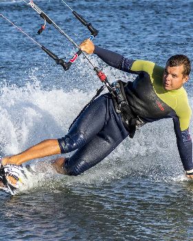 Kitesurfing