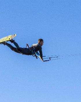 Kitesurfing