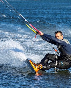 Kitesurfing