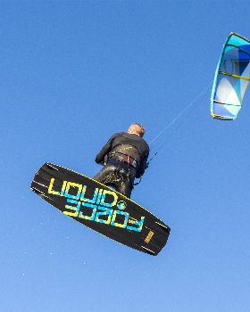 Kitesurfing