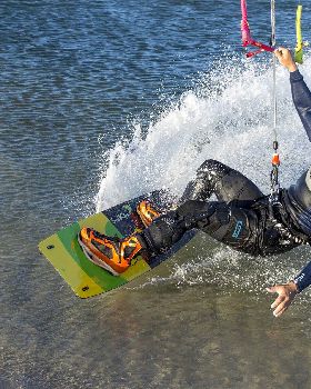 Kitesurfing